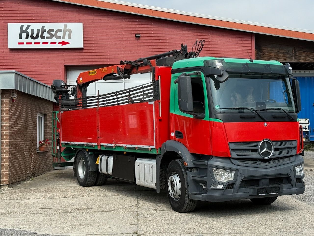 Mercedes-Benz Antos 1832L mit Palfinger PK 12001L Heckkran - Грузовик бортовой/ Платформа, Автоманипулятор: фото 2 Mercedes-Benz Antos 1832L mit Palfinger PK 12001L Heckkran - Грузовик бортовой/ Платформа, Автоманипулятор: фото 2