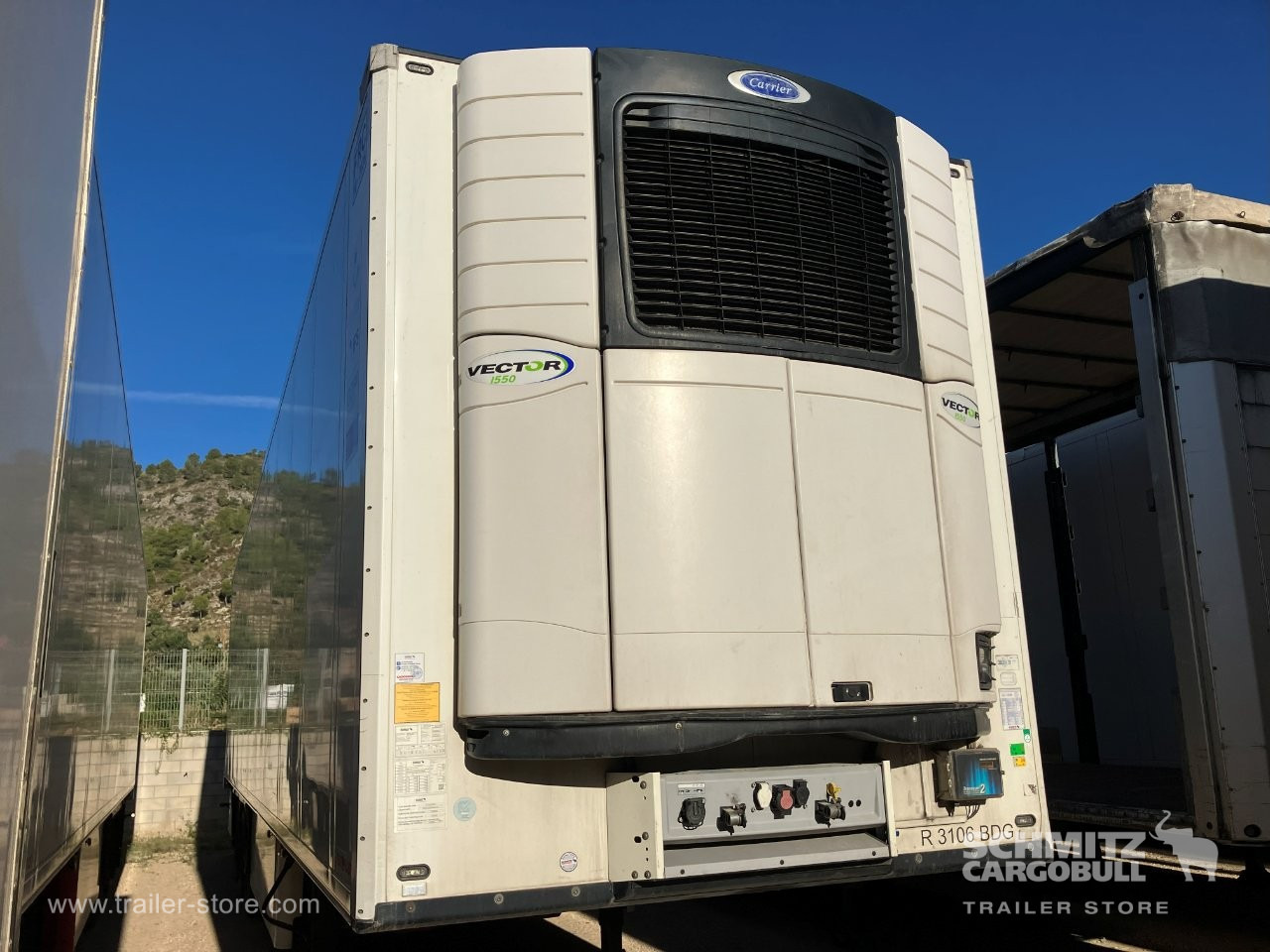 SCHMITZ Semiremolque Frigo Standard Double deck - Изотермический полуприцеп: фото 1 SCHMITZ Semiremolque Frigo Standard Double deck - Изотермический полуприцеп: фото 1