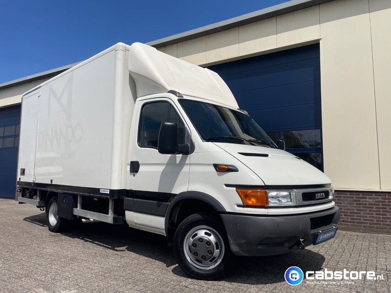 Iveco 40C12 Daily 4x2 Bakwagen Euro 3 - Bouwjaar 2003 - APK tot 10-05-2026 -Handgeschakelde versnellingsbak - Фургон с закрытым кузовом: фото 1 Iveco 40C12 Daily 4x2 Bakwagen Euro 3 - Bouwjaar 2003 - APK tot 10-05-2026 -Handgeschakelde versnellingsbak - Фургон с закрытым кузовом: фото 1