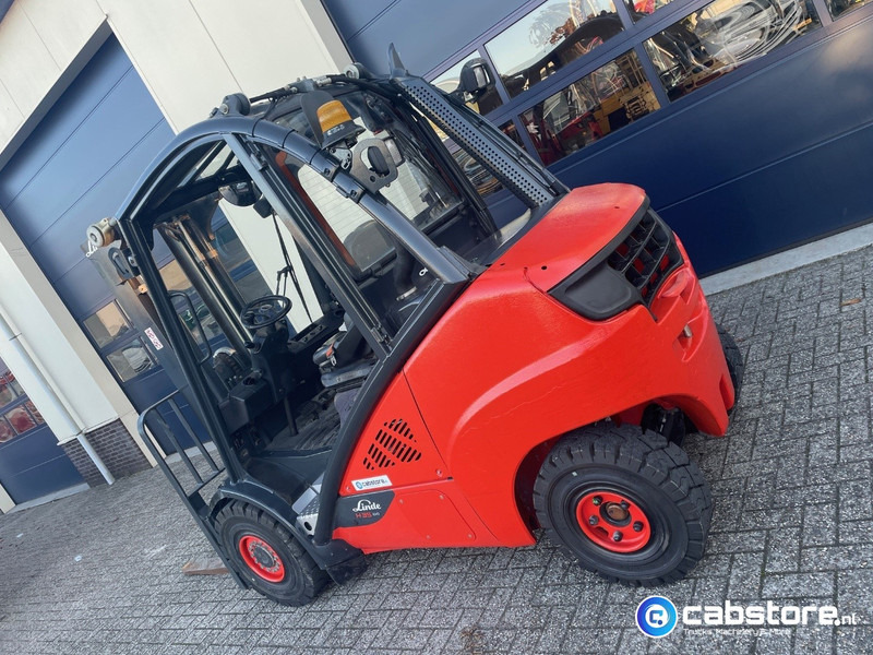 Linde H35D-02 Heftruck - Bouwjaar 2013 - Draaiuren 6892 - Diesel - Side Shift - Freelift - Doorrij hoogte 217 cm !! - Дизельный погрузчик: фото 4 Linde H35D-02 Heftruck - Bouwjaar 2013 - Draaiuren 6892 - Diesel - Side Shift - Freelift - Doorrij hoogte 217 cm !! - Дизельный погрузчик: фото 4