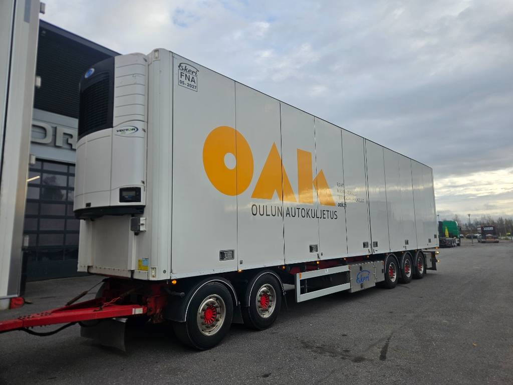 Прицеп-рефрижератор Ekeri FNA kokosivuaukeava: фото 1