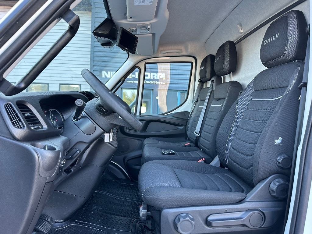 Фургон с закрытым кузовом Iveco Daily 72C18 A8: фото 11