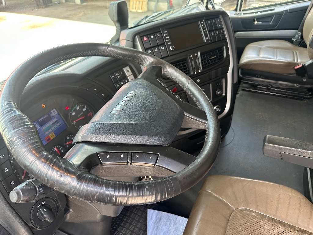 Тягач Iveco Stralis AS440S560 6x2: фото 16