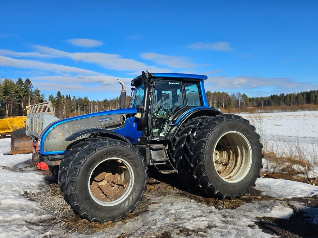 Valtra T 171 - Трактор: фото 1 Valtra T 171 - Трактор: фото 1