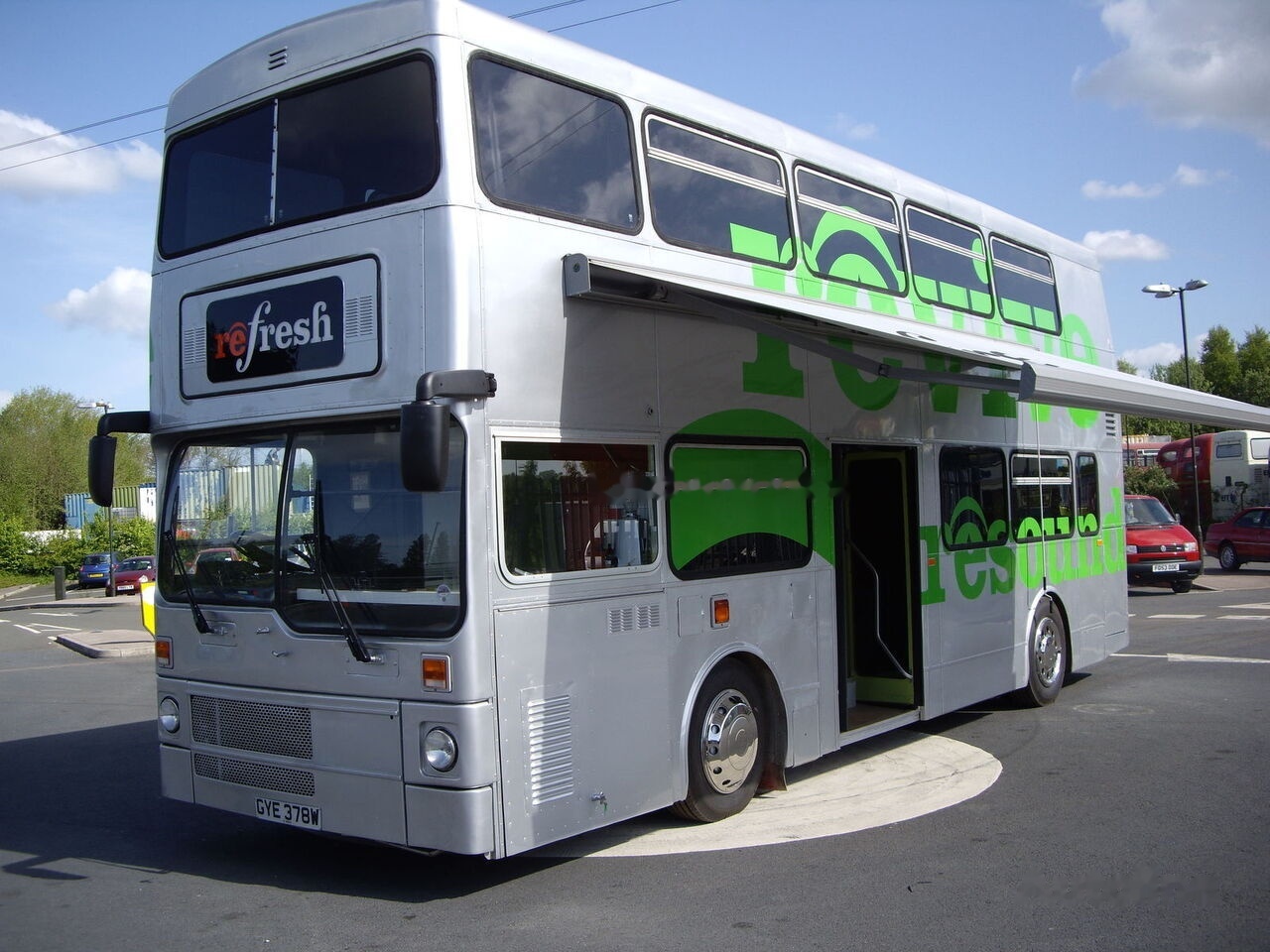 MCW METROBUS British Double Decker Bus Pub Bar Cafe Restaurant - Двухэтажный автобус: фото 1 MCW METROBUS British Double Decker Bus Pub Bar Cafe Restaurant - Двухэтажный автобус: фото 1