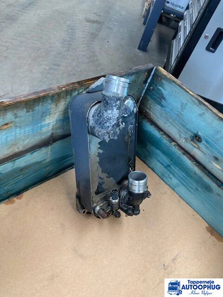 Scania Retarder køler Scania 2114175 - Коробка передач и запчасти для Грузовиков: фото 1 Scania Retarder køler Scania 2114175 - Коробка передач и запчасти для Грузовиков: фото 1