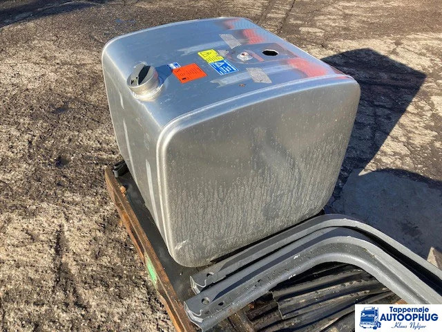 Scania diesel tank 300ltr Scania 2167505 - Топливный бак для Грузовиков: фото 3 Scania diesel tank 300ltr Scania 2167505 - Топливный бак для Грузовиков: фото 3