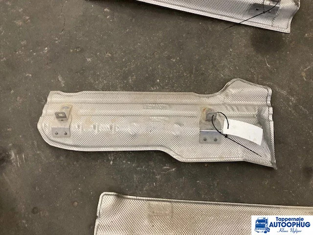 Scania motor varmeskjolde Scania 2456752 , 2456768 , 2456770 , 2456754 - Кузов и экстерьер для Грузовиков: фото 1 Scania motor varmeskjolde Scania 2456752 , 2456768 , 2456770 , 2456754 - Кузов и экстерьер для Грузовиков: фото 1