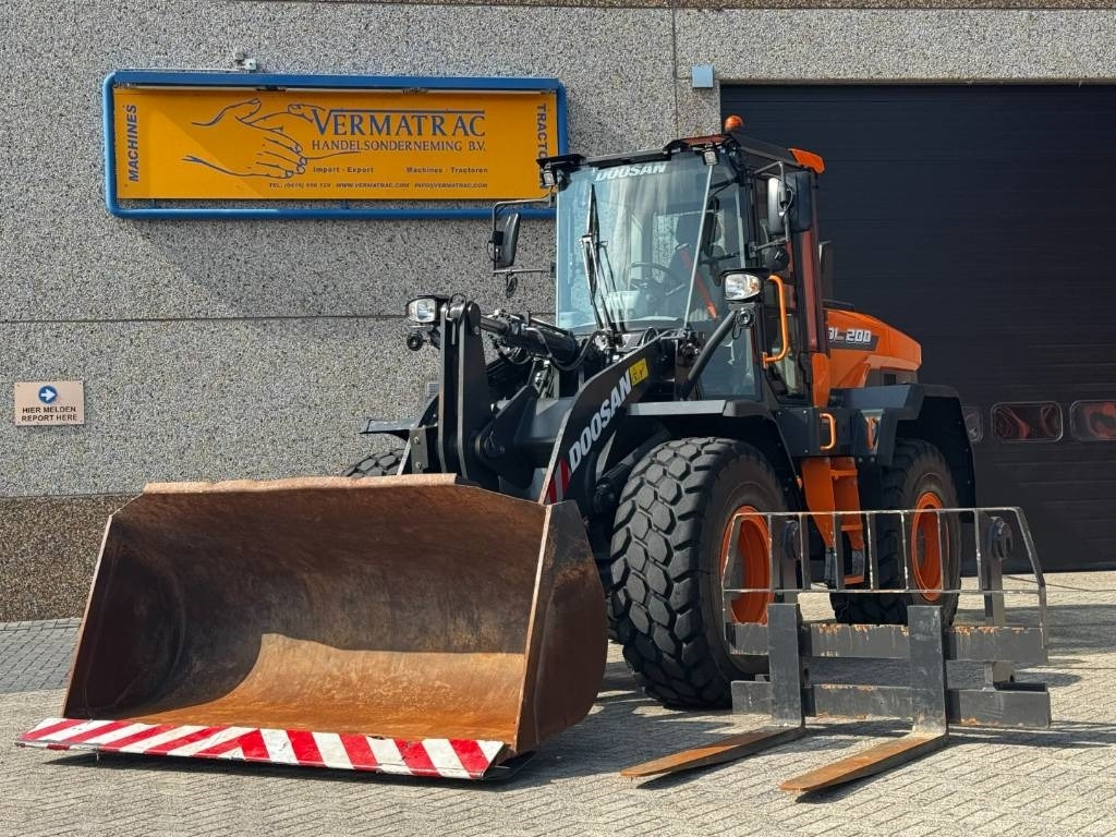 Doosan DEVELON / DOOSAN DL200-7, central lubrication, 202 - Мини-погрузчик с бортовым поворотом: фото 2 Doosan DEVELON / DOOSAN DL200-7, central lubrication, 202 - Мини-погрузчик с бортовым поворотом: фото 2