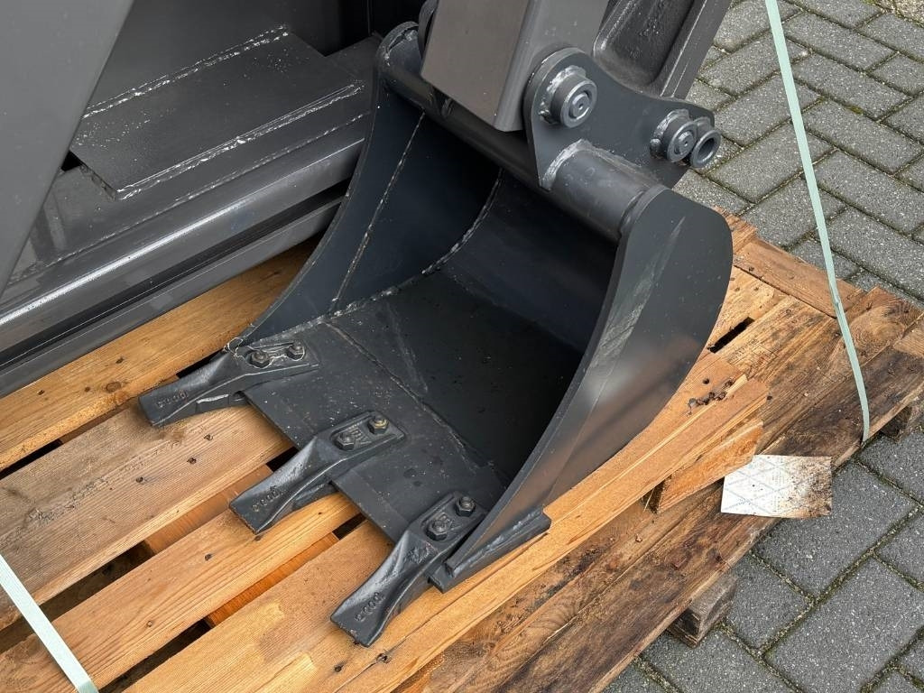 Gehl Skid steer loader – excavator arm – broom – slide - Щетка: фото 5 Gehl Skid steer loader – excavator arm – broom – slide - Щетка: фото 5