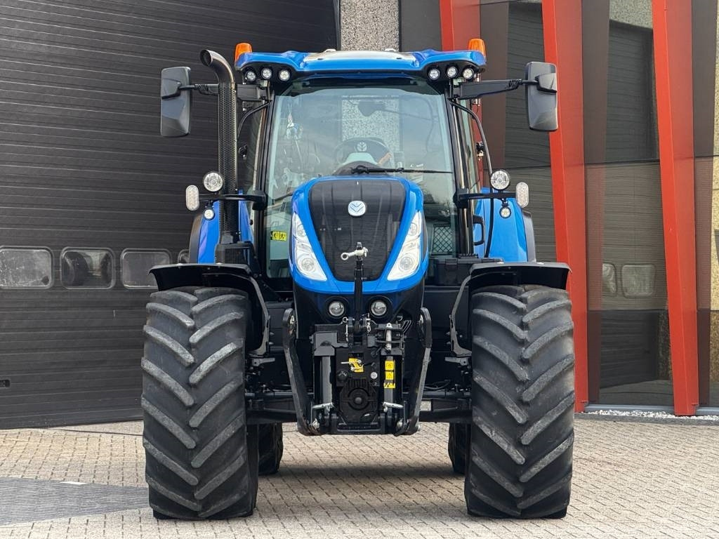 New Holland T7.270 Auto Command, frontlinkage + PTO,1091 hr - Трактор: фото 5 New Holland T7.270 Auto Command, frontlinkage + PTO,1091 hr - Трактор: фото 5