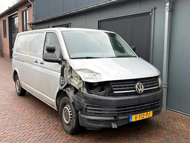 Volkswagen Transporter Lichte Schade 2.0 tdi L2 Carplay Parkeersensoren Dealeronderhouden NAP - Легковой фургон: фото 1 Volkswagen Transporter Lichte Schade 2.0 tdi L2 Carplay Parkeersensoren Dealeronderhouden NAP - Легковой фургон: фото 1