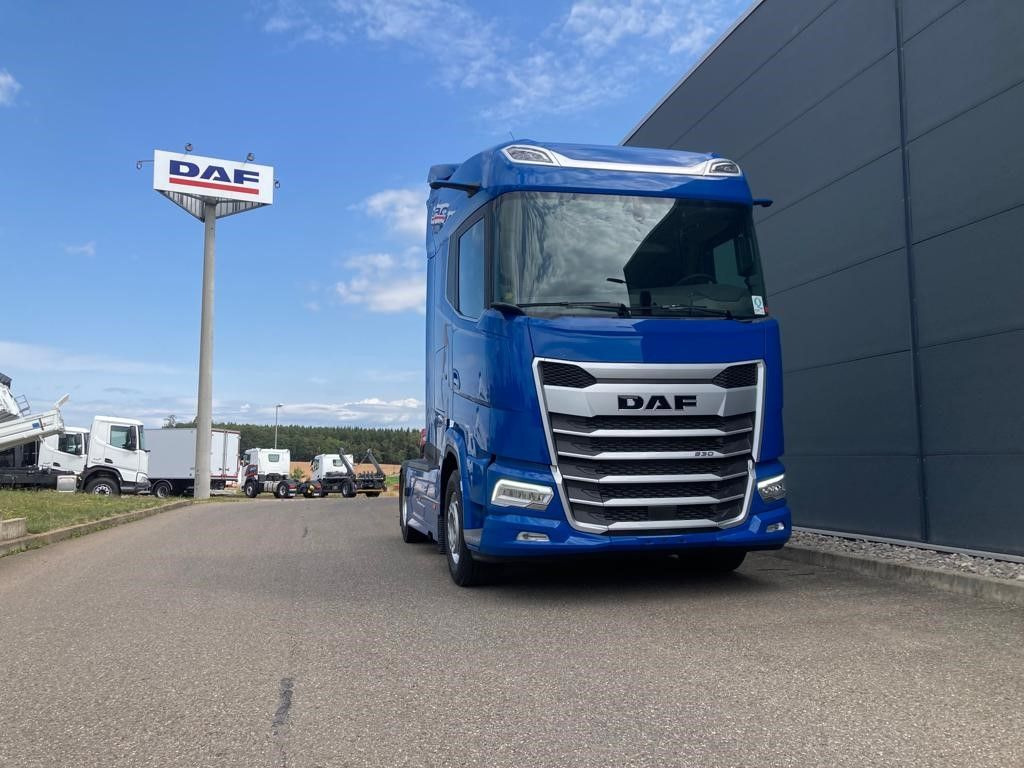 DAF XG 530 FT Alcoa Intarder Standklima Alcoa Kamera - Тягач: фото 2 DAF XG 530 FT Alcoa Intarder Standklima Alcoa Kamera - Тягач: фото 2