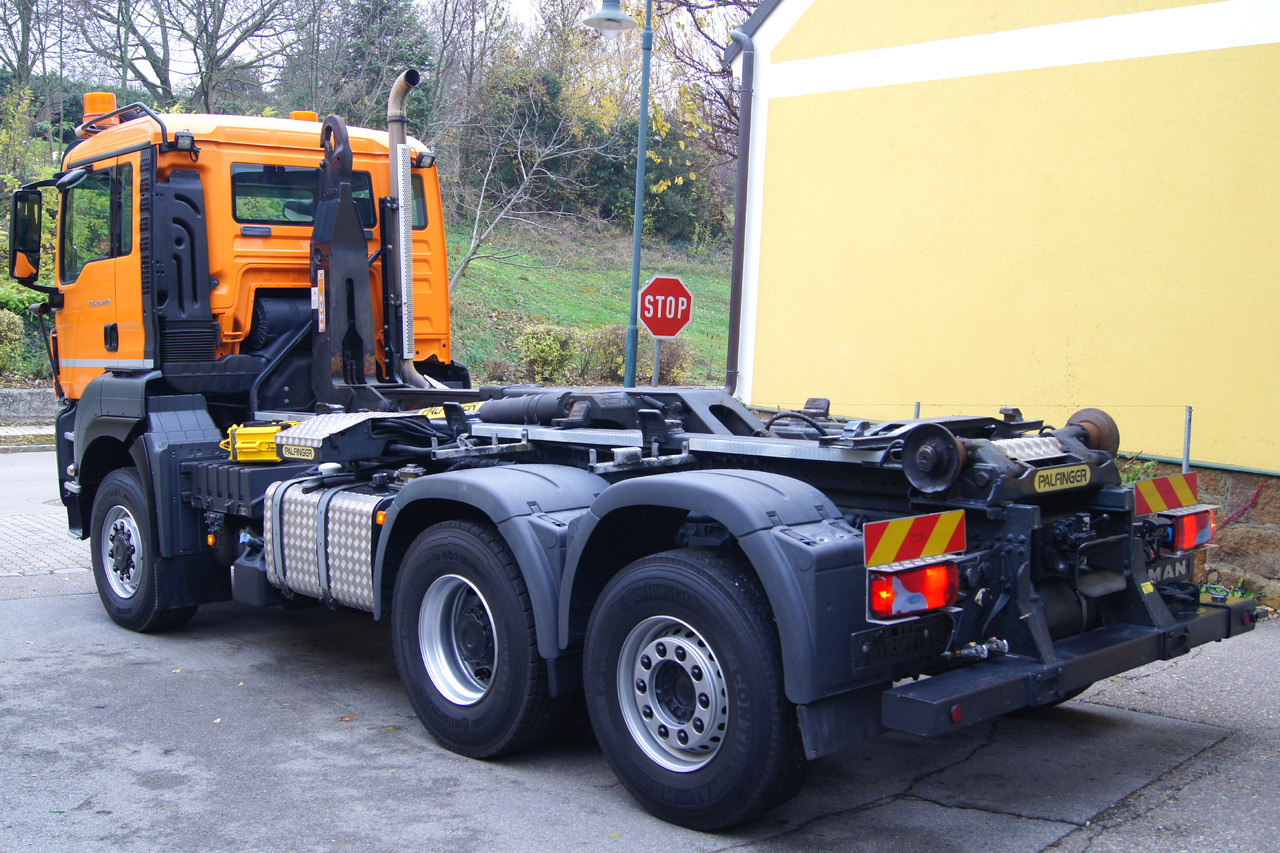 MAN TGS 28.400 BL 6x4-4/TÜV/PALIFT/Winterdienst/Salzstreuer/Streuer/Schneepflug - Крюковой мультилифт: фото 5 MAN TGS 28.400 BL 6x4-4/TÜV/PALIFT/Winterdienst/Salzstreuer/Streuer/Schneepflug - Крюковой мультилифт: фото 5