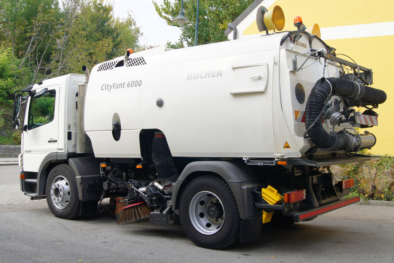 MERCEDES-BENZ ATEGO 1324 / BUCHER CityFant 6000 TWIN, beidseitig + Heck, Aufbaumotor - Подметально-уборочная машина: фото 4 MERCEDES-BENZ ATEGO 1324 / BUCHER CityFant 6000 TWIN, beidseitig + Heck, Aufbaumotor - Подметально-уборочная машина: фото 4