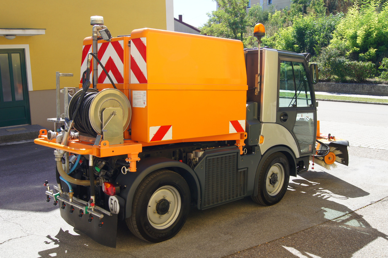 MULTICAR TREMO X56 Carrier CS/4x4/Euro 5/Besen/Wasserfass - Подметально-уборочная машина: фото 4 MULTICAR TREMO X56 Carrier CS/4x4/Euro 5/Besen/Wasserfass - Подметально-уборочная машина: фото 4