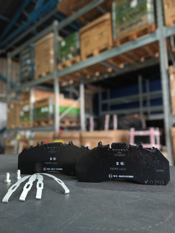 VOLVO BRAKE PAD KIT 23149532 - Дисковые колодки для Грузовиков: фото 3 VOLVO BRAKE PAD KIT 23149532 - Дисковые колодки для Грузовиков: фото 3