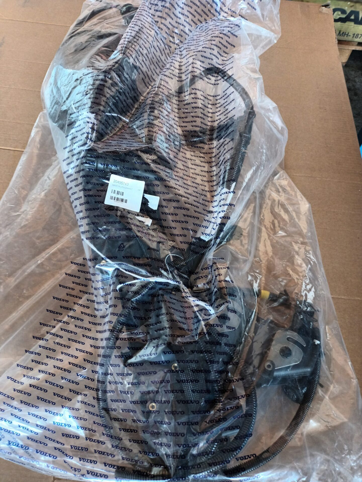 VOLVO CABLE HARNESS 20495743 - Кабели/ Провода для Грузовиков: фото 2 VOLVO CABLE HARNESS 20495743 - Кабели/ Провода для Грузовиков: фото 2