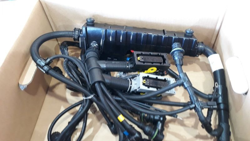 VOLVO CABLE HARNESS 22041555 - Кабели/ Провода для Грузовиков: фото 1 VOLVO CABLE HARNESS 22041555 - Кабели/ Провода для Грузовиков: фото 1