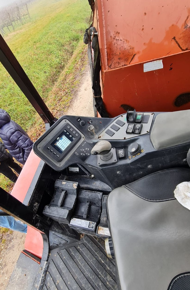 DITCH WITCH RT125 - Траншеекопатель: фото 5 DITCH WITCH RT125 - Траншеекопатель: фото 5