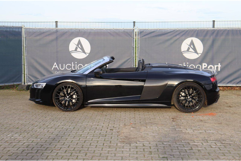 Audi R8 - Легковой автомобиль: фото 2 Audi R8 - Легковой автомобиль: фото 2