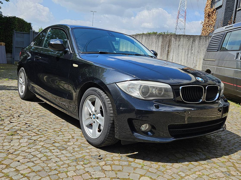 BMW 1-Reeks Coupe (E82 - LCI) _ 120d - Седан: фото 4 BMW 1-Reeks Coupe (E82 - LCI) _ 120d - Седан: фото 4