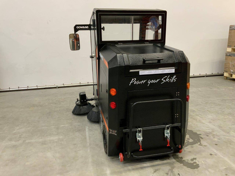 Daewoo DAS100 - Подметально-уборочная машина: фото 5 Daewoo DAS100 - Подметально-уборочная машина: фото 5