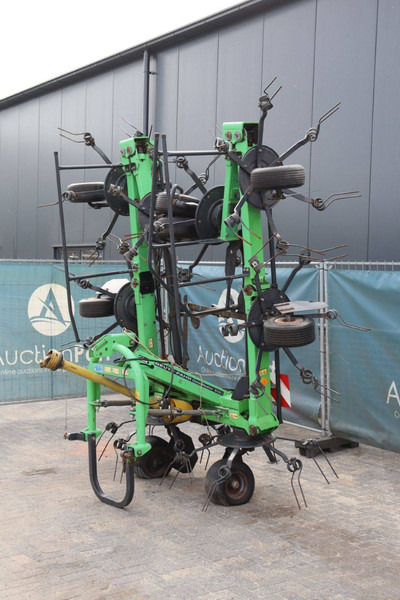 Deutz Fahr CondiMaster 9021 - Сеноворошилка: фото 4 Deutz Fahr CondiMaster 9021 - Сеноворошилка: фото 4