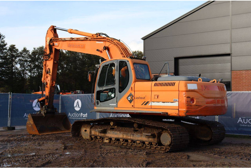 Doosan DX225LC - Гусеничный экскаватор: фото 4 Doosan DX225LC - Гусеничный экскаватор: фото 4