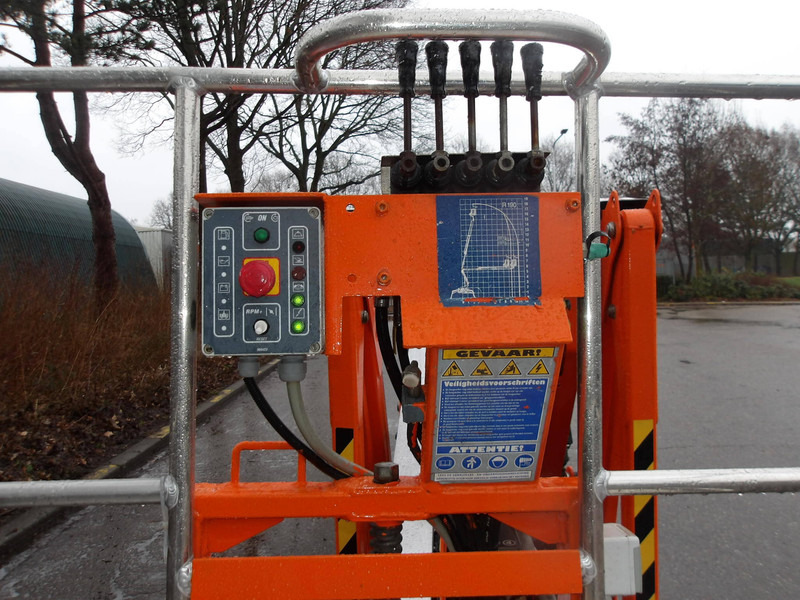 EasyLift R-190 - Коленчатый подъемник: фото 5 EasyLift R-190 - Коленчатый подъемник: фото 5