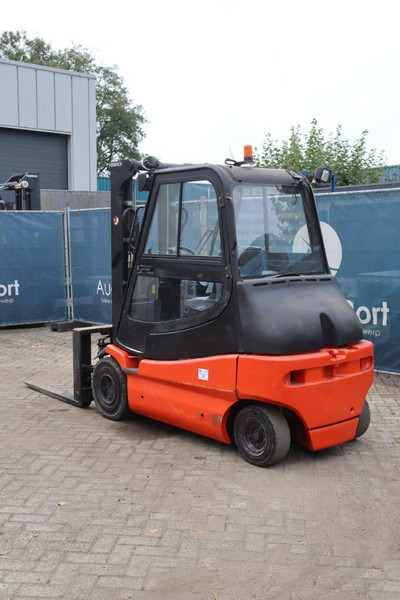 Fenwick-Linde E30/02 - Электропогрузчик: фото 4 Fenwick-Linde E30/02 - Электропогрузчик: фото 4