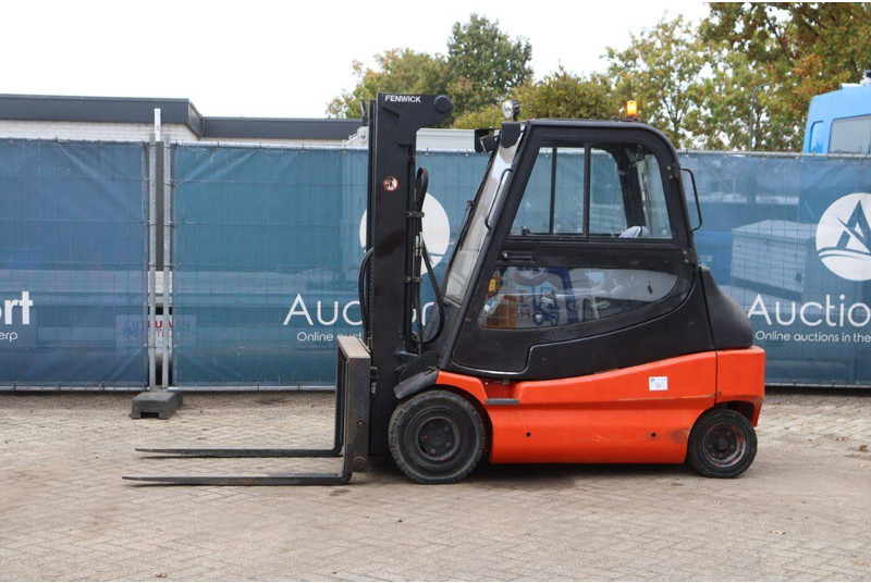 Fenwick-Linde E30/02 - Электропогрузчик: фото 1 Fenwick-Linde E30/02 - Электропогрузчик: фото 1