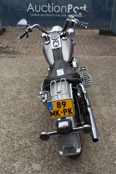 Harley-Davidson Heritage Softail Classic FLSTC - Мотоцикл: фото 5 Harley-Davidson Heritage Softail Classic FLSTC - Мотоцикл: фото 5