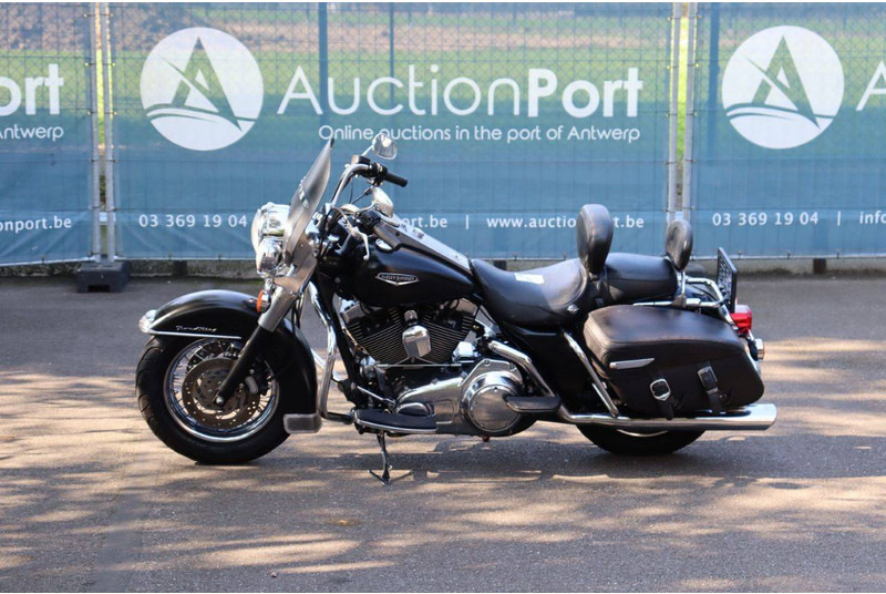 Harley-Davidson Road King Classic Touring - Мотоцикл: фото 1 Harley-Davidson Road King Classic Touring - Мотоцикл: фото 1