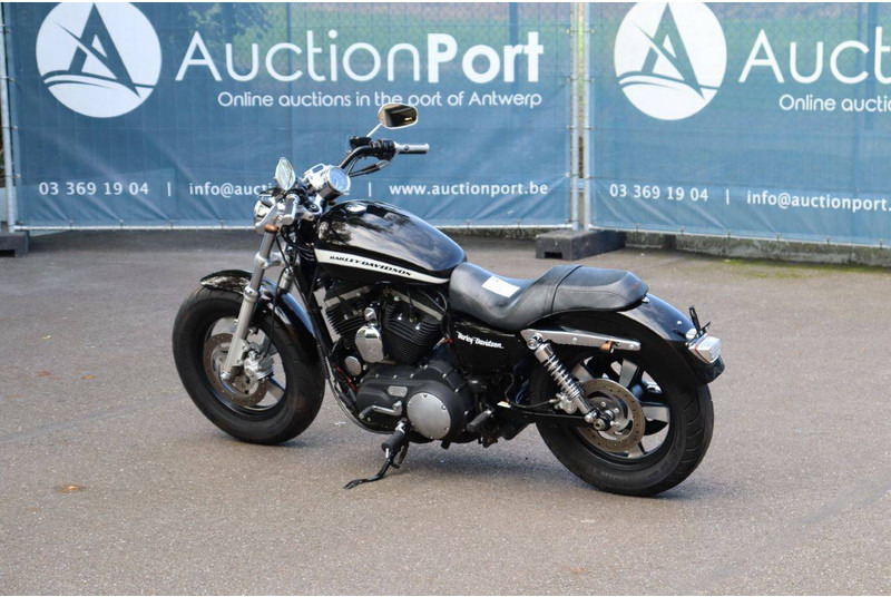 Harley-Davidson Sportster XL1200 Custom - Мотоцикл: фото 3 Harley-Davidson Sportster XL1200 Custom - Мотоцикл: фото 3