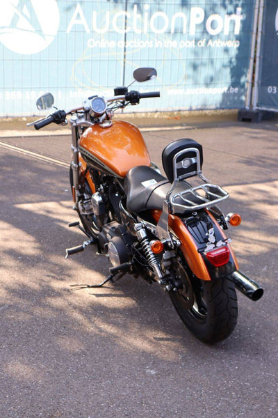 Harley-Davidson Sportster XL1200 Custom - Мотоцикл: фото 4 Harley-Davidson Sportster XL1200 Custom - Мотоцикл: фото 4
