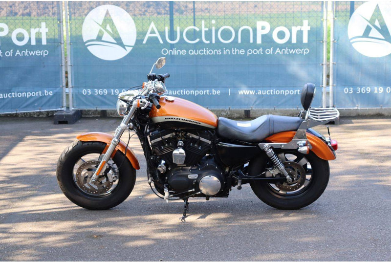 Harley-Davidson Sportster XL1200 Custom - Мотоцикл: фото 2 Harley-Davidson Sportster XL1200 Custom - Мотоцикл: фото 2