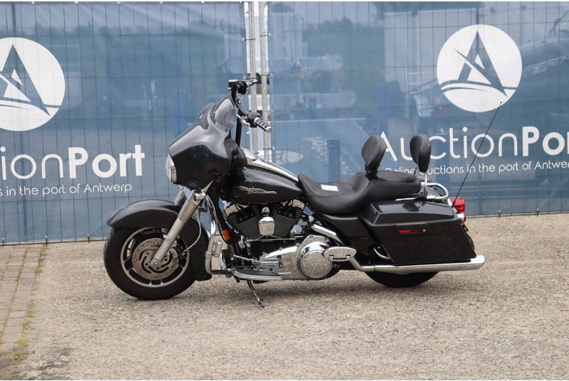 Harley-Davidson Streeet Glide - Мотоцикл: фото 1 Harley-Davidson Streeet Glide - Мотоцикл: фото 1