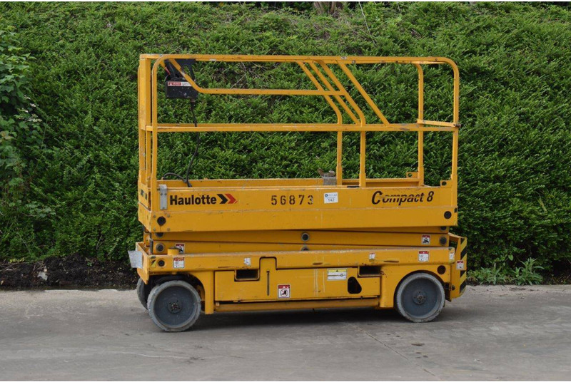 Haulotte Compact 8 - Ножничный подъемник: фото 1 Haulotte Compact 8 - Ножничный подъемник: фото 1