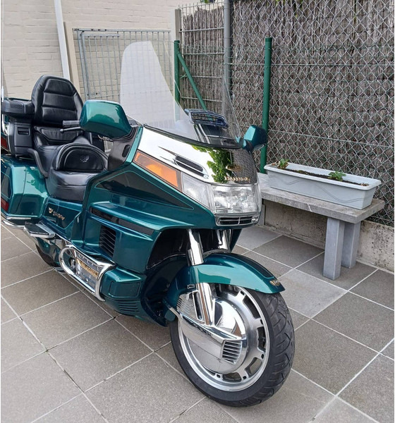 Honda 'Goldwing 20th anniversary (special edition) - Мотоцикл: фото 3 Honda 'Goldwing 20th anniversary (special edition) - Мотоцикл: фото 3