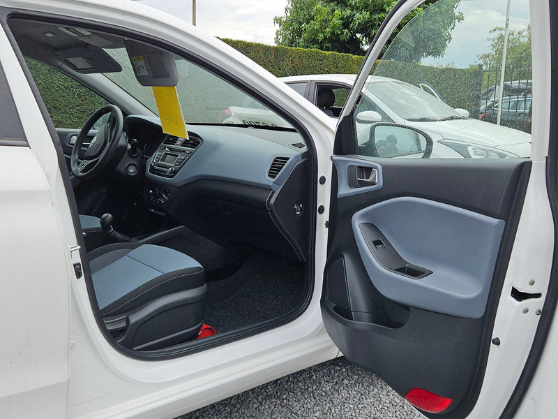 Hyundai i20 1.2 - Седан: фото 3 Hyundai i20 1.2 - Седан: фото 3