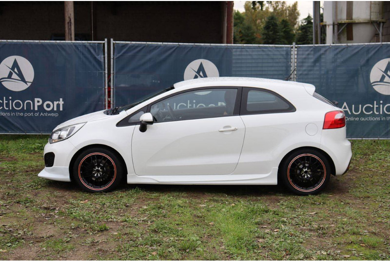 Kia Rio - Седан: фото 2 Kia Rio - Седан: фото 2