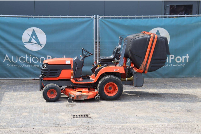 Kubota BX2200D - Газонокосилка: фото 1 Kubota BX2200D - Газонокосилка: фото 1