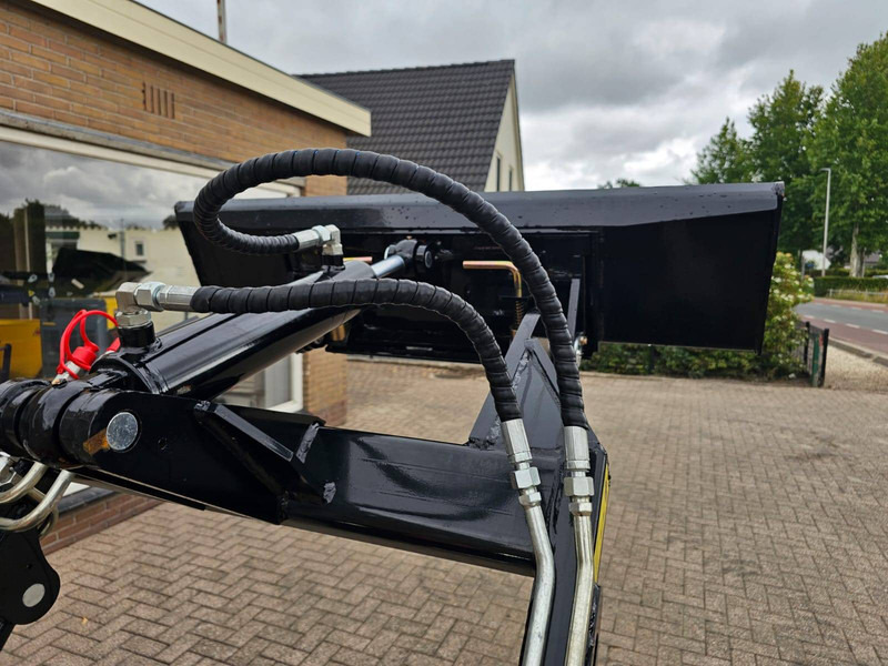 Новый Гусеничный погрузчик LRT460: фото 8