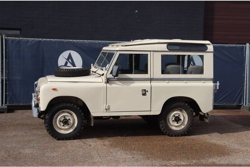 Land Rover Defender - Внедорожник: фото 1 Land Rover Defender - Внедорожник: фото 1