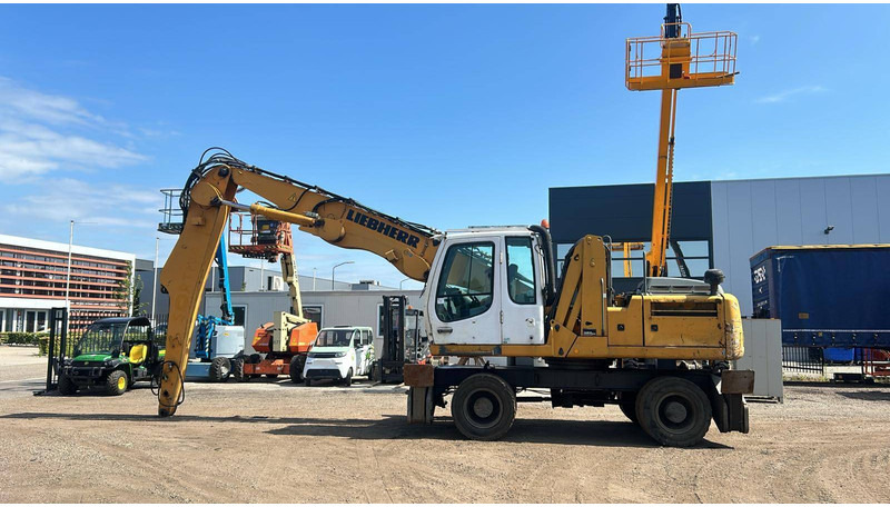 Liebherr A 904 C - Колёсный экскаватор: фото 1 Liebherr A 904 C - Колёсный экскаватор: фото 1