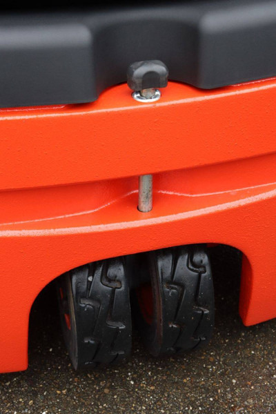 Электропогрузчик Linde E16-02: фото 20 Электропогрузчик Linde E16-02: фото 20