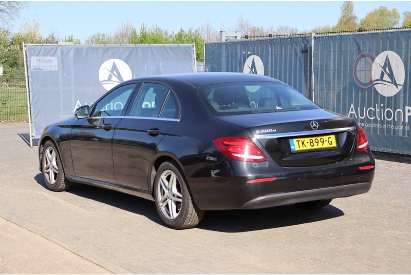 Mercedes-Benz E-Klasse 200 D - Седан: фото 3 Mercedes-Benz E-Klasse 200 D - Седан: фото 3