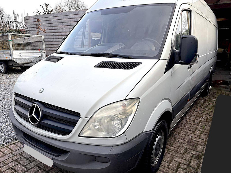 Mercedes-Benz Sprinter (II) 315 CDI - Цельнометаллический фургон: фото 1 Mercedes-Benz Sprinter (II) 315 CDI - Цельнометаллический фургон: фото 1