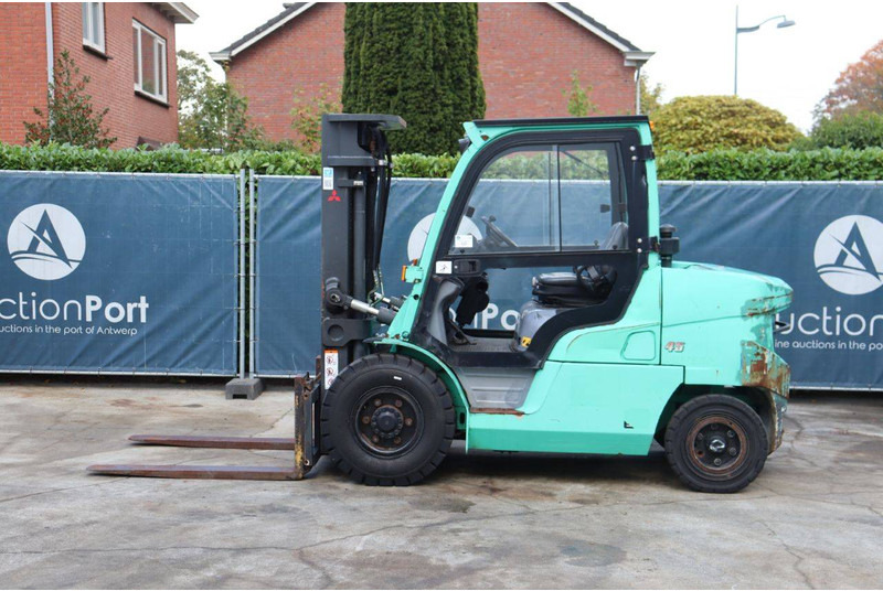 Mitsubishi FD45NT - Дизельный погрузчик: фото 2 Mitsubishi FD45NT - Дизельный погрузчик: фото 2